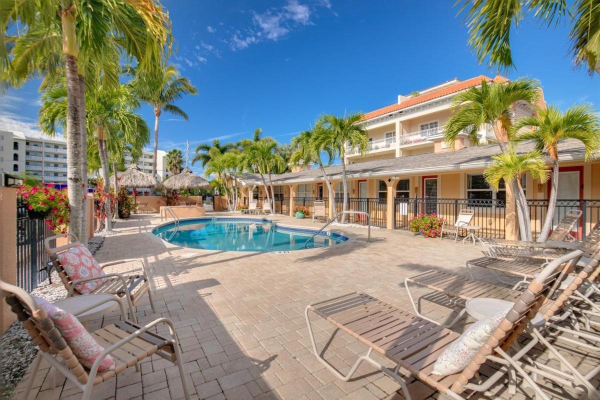 Walkable To Restaurants And Steps To The Beach! - Coconut Villa'S Suite 10 St. Pete Beach Dış mekan fotoğraf